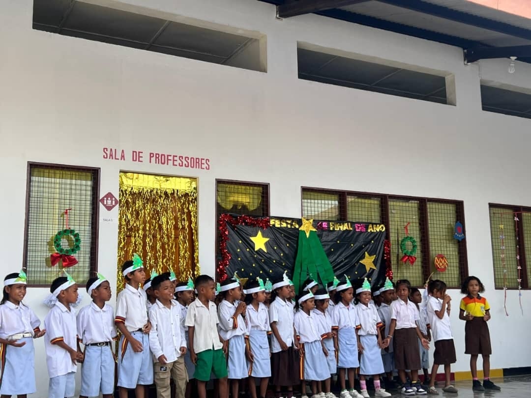 𝐏𝐑𝐈𝐌𝐄𝐈𝐑𝐀 𝐂𝐄𝐑𝐈𝐌Ó𝐍𝐈𝐀 𝐃𝐄 𝐄𝐍𝐓𝐑𝐄𝐆𝐀 𝐃𝐄 𝐃𝐈𝐏𝐋𝐎𝐌𝐀𝐒 𝐃𝐎 𝐏𝐑É-𝐄𝐒𝐂𝐎𝐋𝐀𝐑 𝐀𝐒𝐒𝐈𝐍𝐀𝐋𝐀 𝐎 𝐅𝐈𝐍𝐀𝐋 𝐃𝐎 𝐀𝐍𝐎 𝐋𝐄𝐓𝐈𝐕𝐎 𝐍𝐎 𝐂𝐀𝐅𝐄 𝐃𝐄 𝐀𝐓𝐀Ú𝐑𝐎